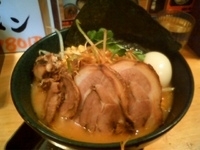 「まるしゅうらーめん全部入り 1140円 +ちょい辛0円+おろしニ」@味噌蔵らーめん まるしゅうの写真