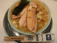 「大勝軒（特別?!らーめん・中盛）+トッピング小豚」@らーめん 凌駕の写真