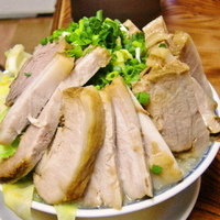 「ラーメン 650円 + 麺大 100円 + バカ豚ダブル 300」@明心角ふじの写真