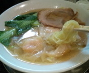 「エビ塩ワンタンメン880円」@中華麺食堂 日月飯店の写真