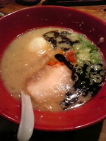 「赤丸かさね味（かた）850円+味玉100円+替玉25円×2（ハリ」@博多一風堂 上野広小路店の写真