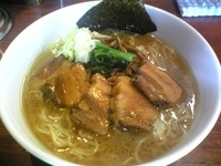 「チャーシュー麺黒+大盛」@自然洞 麺舗の写真