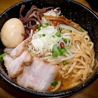 「味噌豚骨油そば+味玉」@パワー軒の写真