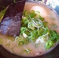 「ネギらあめん（玉子トッピング）」@長浜らぁめん 錦雲豚の写真