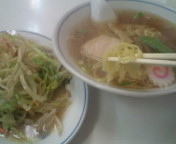 「ラーメン300円+野菜炒め450円」@中華タカノの写真