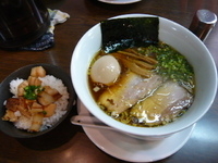 「味玉醤油らぁ麺800円+ランチ肉めし150円」@麺や維新の写真