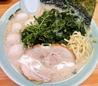 「塩ラーメン（硬め・濃いめ）+うずら+ホウレン草（650円+100」@壱寅家 新松戸店の写真