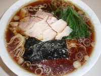 「青島ラーメン大盛（650円）+茹でほうれん草増し（50円）」@青島食堂 秋葉原店の写真