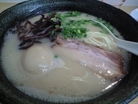 「博多とんこつ醤油らーめん（650円）+味玉（100円）」@博多とんこつらーめん ふじおかの写真