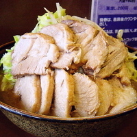 「豚増しらーめん 大盛 900円 + 豚増し 200円（麺カタメ・」@らーめん陸の写真