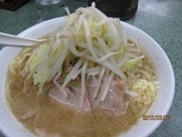 「小ラーメン 700円 （やさい、にんにく）」@ラーメン二郎 新宿小滝橋通り店の写真
