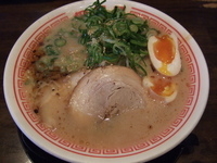 「醤油玉子ラーメン」@ラーメン四天王 伊勢田店の写真