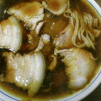 「カレー麺（麺硬めって言ったのに…）¥450 チャーシュー¥200」@ことぶきやの写真