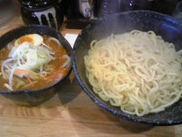 「辛味噌つけ麺（味濃い目+あつもり）」@つけ麺道 たけしの写真