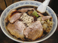 「限定:二葉スーパーブラック（アブラ多め）￥850+肉増し￥200」@二葉 天沼店の写真