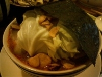 「ちびっこ地獄ラーメン（4丁目）  （ハーフサイズ）」@下町食堂 春屋の写真