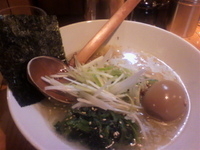 「鶏だし塩らーめん+炭火焼きチャーシュー丼」@らーめん処 ○はの写真