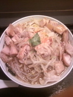 「らーめん（小）+鶏チャーシュー」@らーめん 七琉門の写真