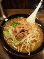 「味噌らぁめん野菜ダブル【800円】」@ゴリラーメンの写真