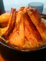 「チャーシューメン黒（中盛）」@どてちんIIの写真