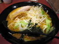 「とん赤（太麺）」@らーめん屋本舗 麺龍 仙台駅前店の写真