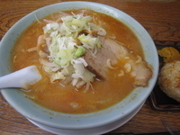「みそラーメン+みそおにぎり」@ラーメン専門店 おり久の写真