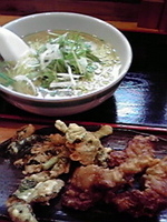 「3/7限定 菜の花と春玉葱の排骨麺」@麺ぽーかろぅの写真