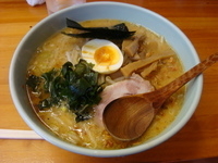 「こくみそラーメン+半ライス」@ミッキーズハウスの写真