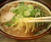 「味噌ラーメン800円+くきわかめ100円」@錠屋の写真