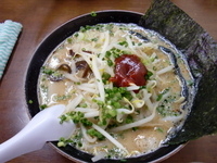 「豚骨らーめん かく」@博多ラーメン とんこつ家の写真