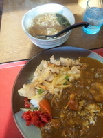 「半ラーメン+カレーと生姜焼きの2色丼（ランチセット）」@まぐろラーメン 大門の写真