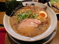 「鶏がららーめん 680円」@越後秘蔵麺 無尽蔵 なおえつ家の写真