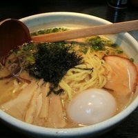 「とんこつしょうゆ（700円）+味玉（無料、クーポン利用）」@麺家 大国の写真