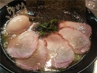 「チャーシューメン（ラーメン街道一番星【完結編】）+味玉+餃子」@らあめん花月嵐 大宮三橋店の写真