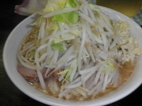 「小ラーメン（680円）野菜・ニンニク」@らーめん豚喜の写真