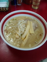 「にんにくラーメン大盛り【600円】」@山手ラーメンの写真