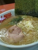 「醤油ラーメン 590円」@ラーメン山岡家 春日部店の写真