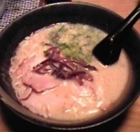 「らーめん（580円）+Bセット【めし・ぎょーざ4個】（150円）」@らーめん二男坊 キャナルシティラーメンスタジアム2店の写真