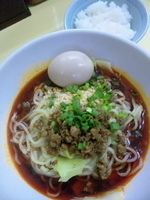 「汁なし坦々麺+ランチサービスライス」@麺や双六の写真