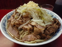 「大ラーメンW豚入り（ヤサイニンニク）（800円）」@ラーメン二郎 目黒店の写真