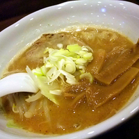 「みそらーめん850円+牛すじ丼300円」@づゅる麺 AOYAMAの写真