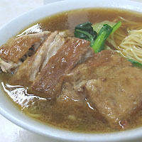 「豚ばらそばと牛ばら飯」@海員閣の写真