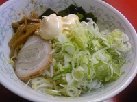 「あぶらそば（大）+ネギ入+マヨネーズ+小ライス」@中華料理 丸善の写真