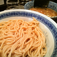 「つけ麺・中盛り（300g）￥750 豚骨 × 鶏 × 魚介」@俺の麺 春道の写真
