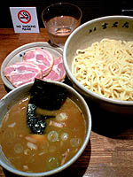 「チャーシューつけ麺+味玉」@麺屋吉左右の写真