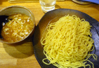 「つけ麺中（720円）」@つけ麺屋 やすべえ 新宿店の写真
