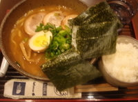 「魚介醤油スペシャルラーメン+半ライス（サービス）」@幸福麺処 もっちりやの写真