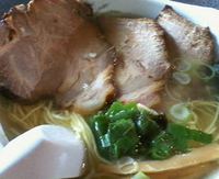 「塩ラーメン（麺カタメ）￥650 + 厳選チャーシュウ￥300」@支那そば 阿波家の写真