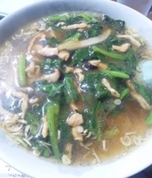 「豚肉細切りそば700円+半らいす100円=800円」@中華 ヤマトの写真