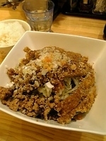 「汁なし排骨坦々麺（大辛）+ライス」@かつぎやの写真